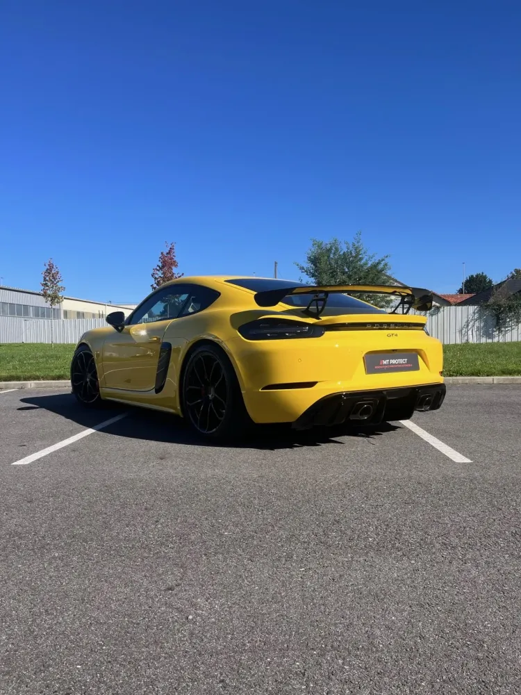 Porsche 718 GT4