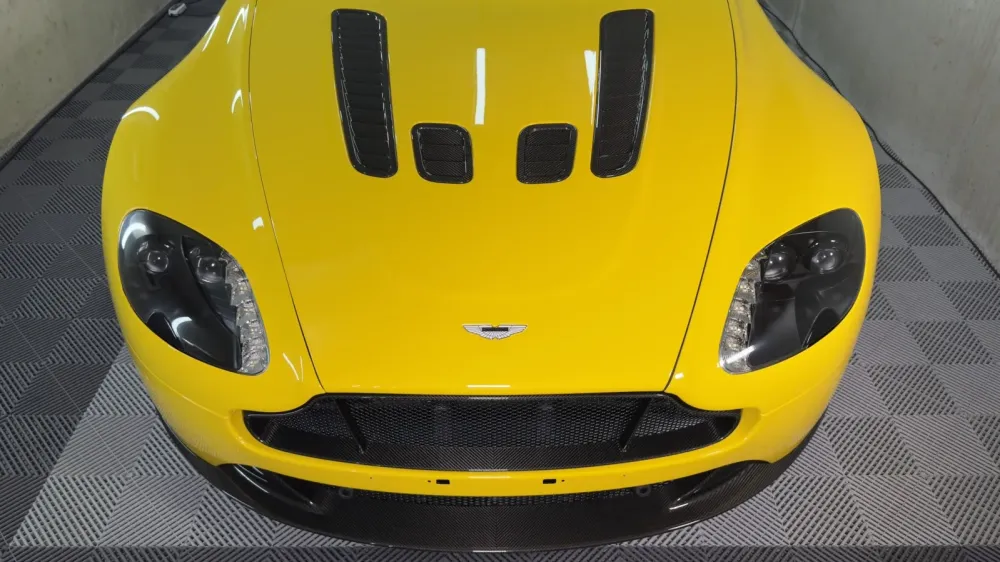 Aston Martin V12 Vantage S