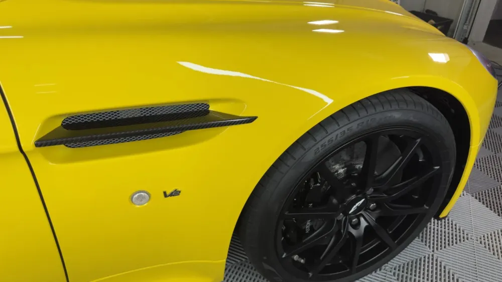 aston-martin-v12-vantage-s