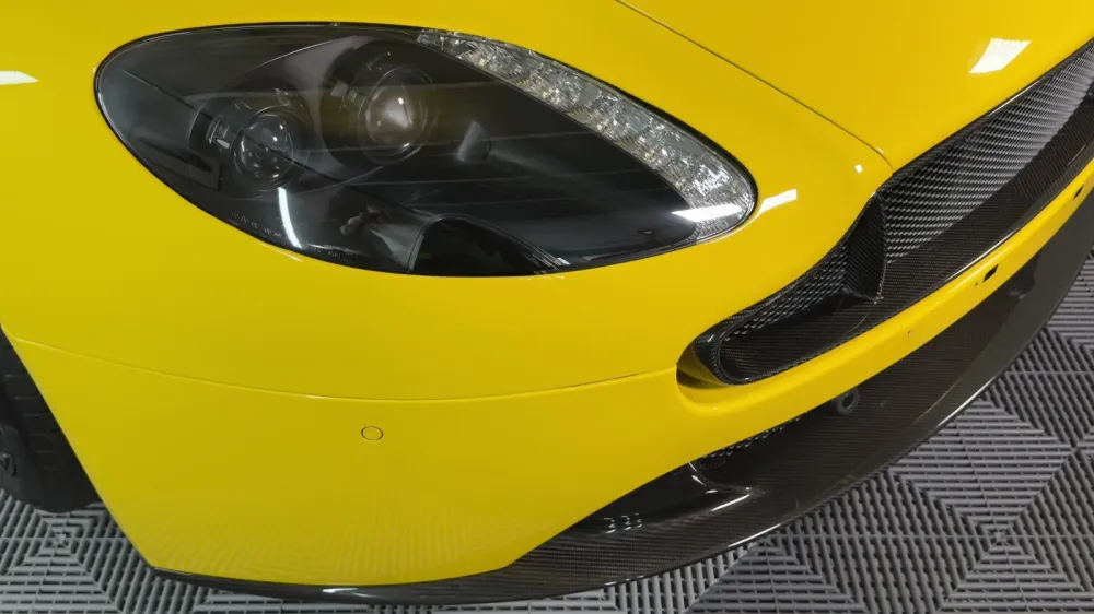 aston-martin-v12-vantage-s