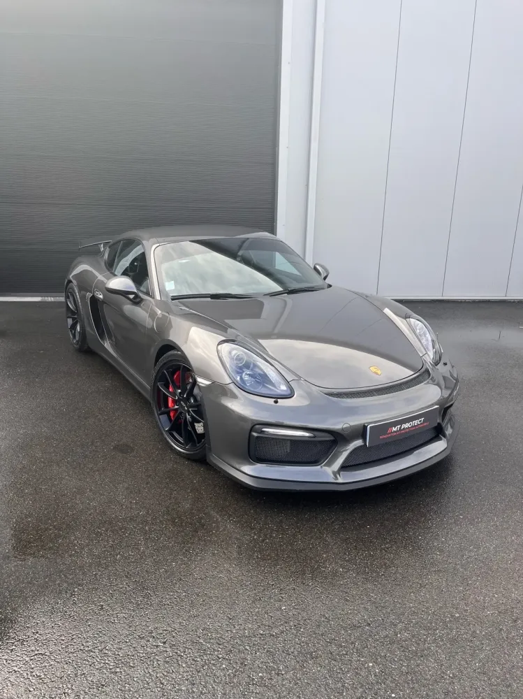Porsche Cayman GT4