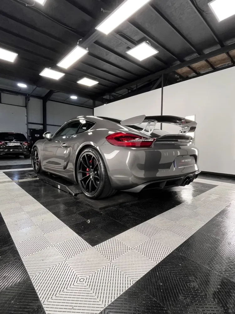 porsche-cayman-gt4