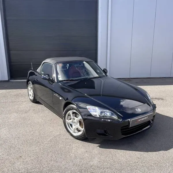 Redonnez de la brillance à votre yougtimer comme cette Honda S2000 avec une protection céramique à Pau
