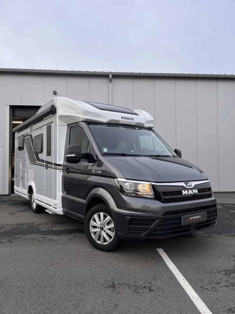 Protéger la peinture de votre camping car grâce à notre film de protection XPEL situé à proximité de Pau