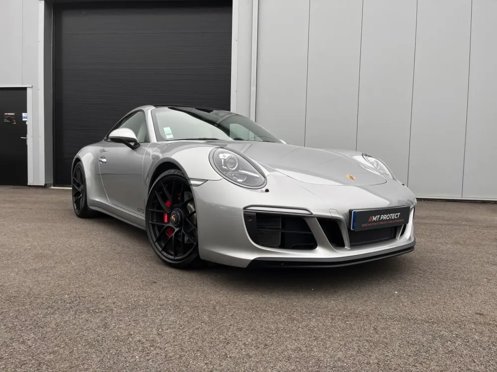 Protéger sa Porsche Carrera GTS avec un film de protection XPEL à proximité de Pau