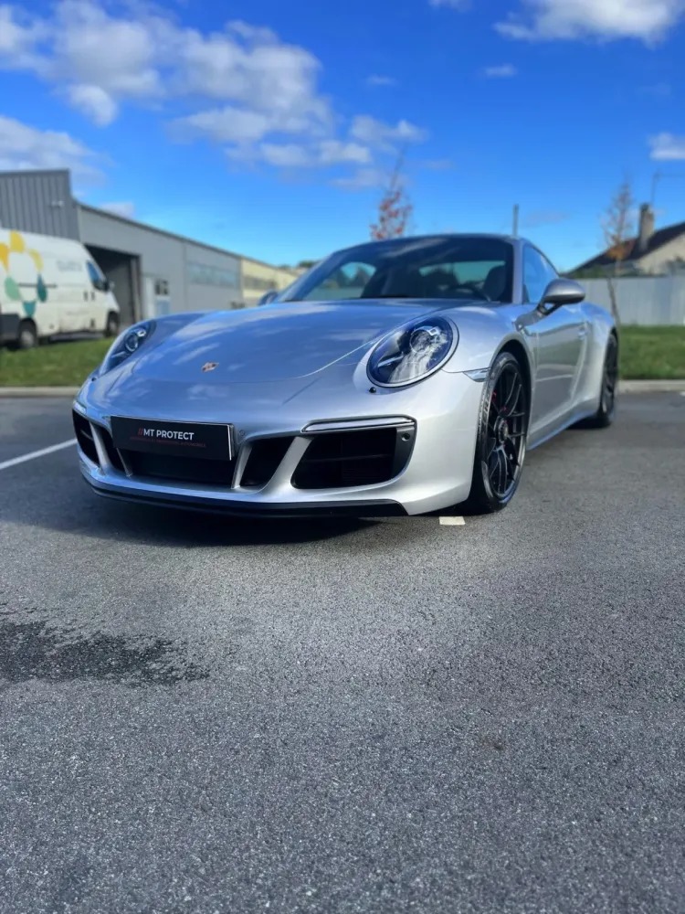 porsche-carrera-gts-4