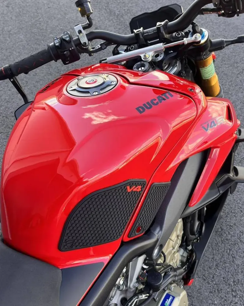 ducati-streetfighter-4